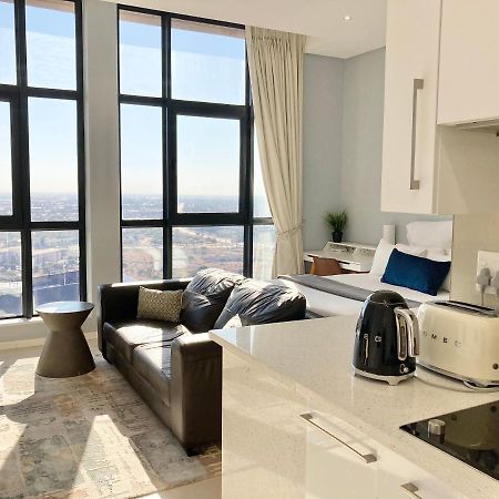 Urban Awe Apartment-Itowers 23Rd Floor Габороне Екстериор снимка