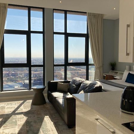 Urban Awe Apartment-Itowers 23Rd Floor Габороне Екстериор снимка