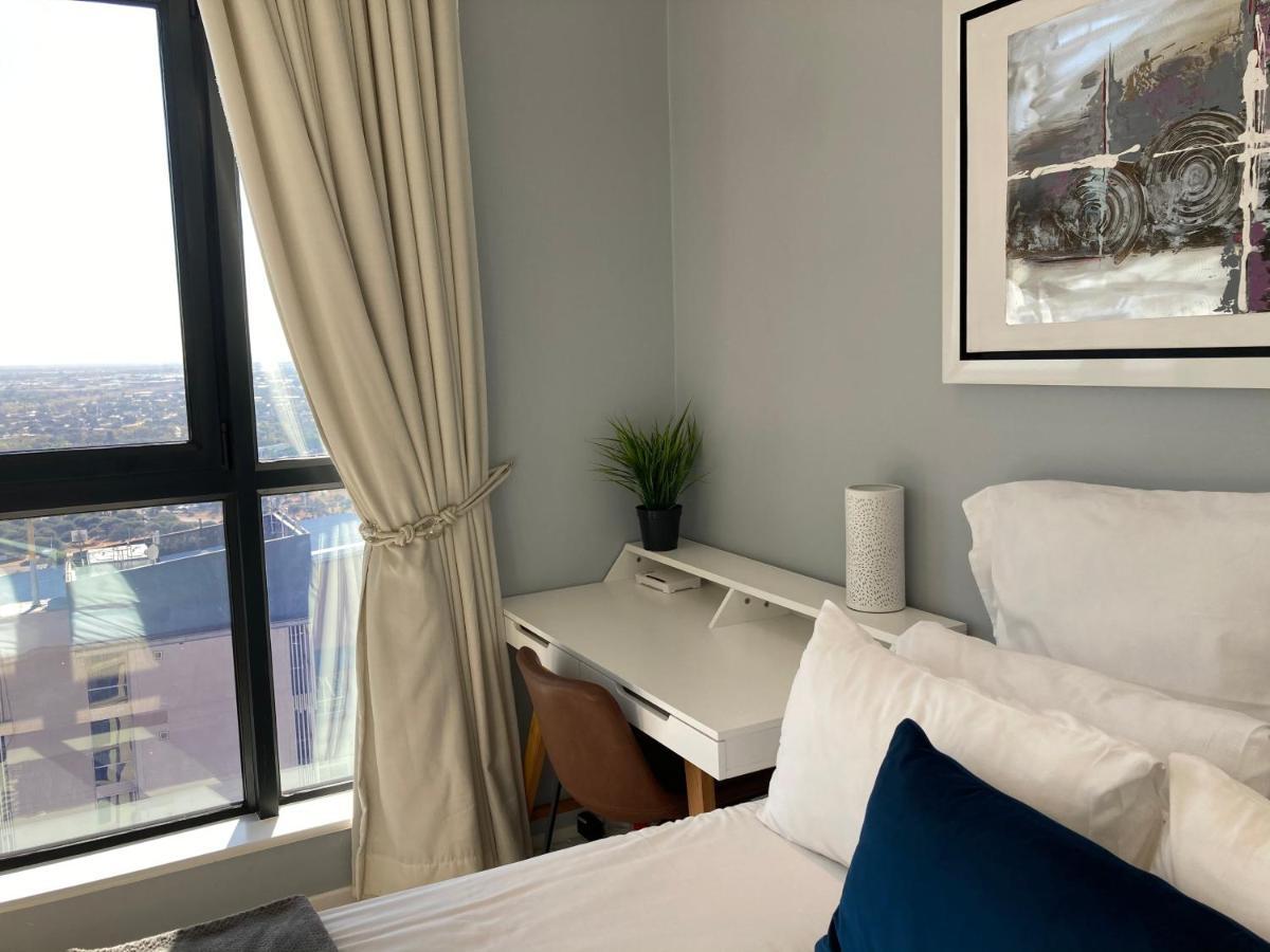 Urban Awe Apartment-Itowers 23Rd Floor Габороне Екстериор снимка