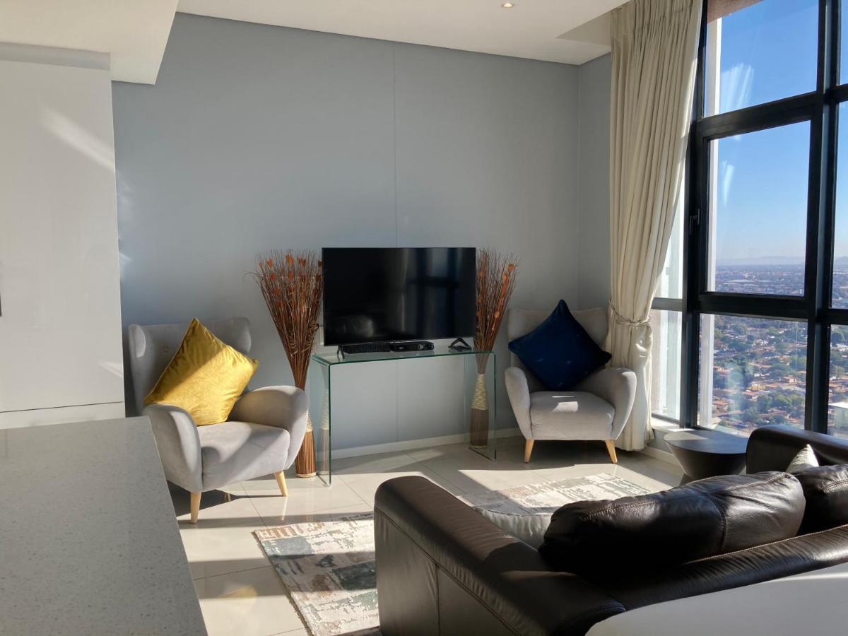 Urban Awe Apartment-Itowers 23Rd Floor Габороне Екстериор снимка