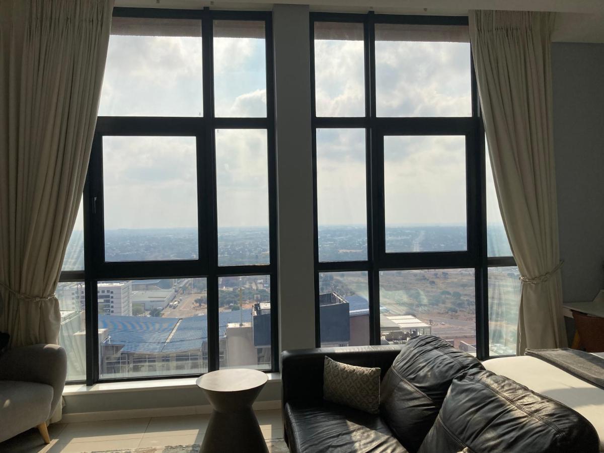 Urban Awe Apartment-Itowers 23Rd Floor Габороне Екстериор снимка